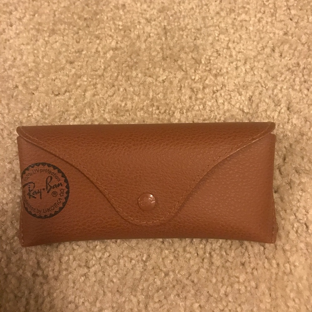 Brand New Rayban metal aviator sunglasses.